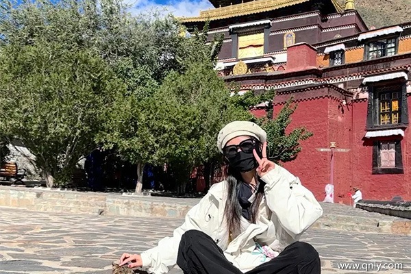 火车去拉萨旅游来回多少钱